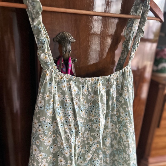 Emory Park Floral Maxi Dress - Green and White - Picture 3 of 7